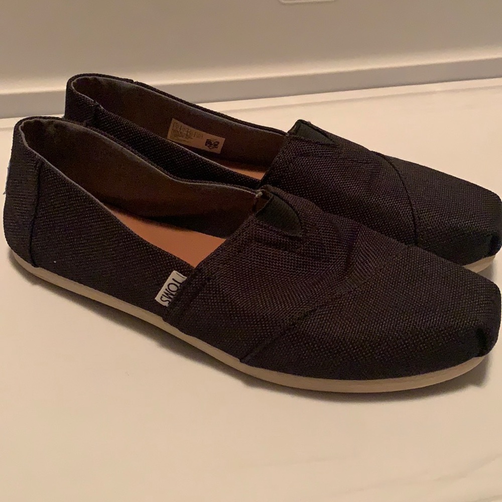 Black Canvas Toms